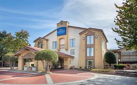 Budget Inn & Suite Atlanta Marietta Stadium