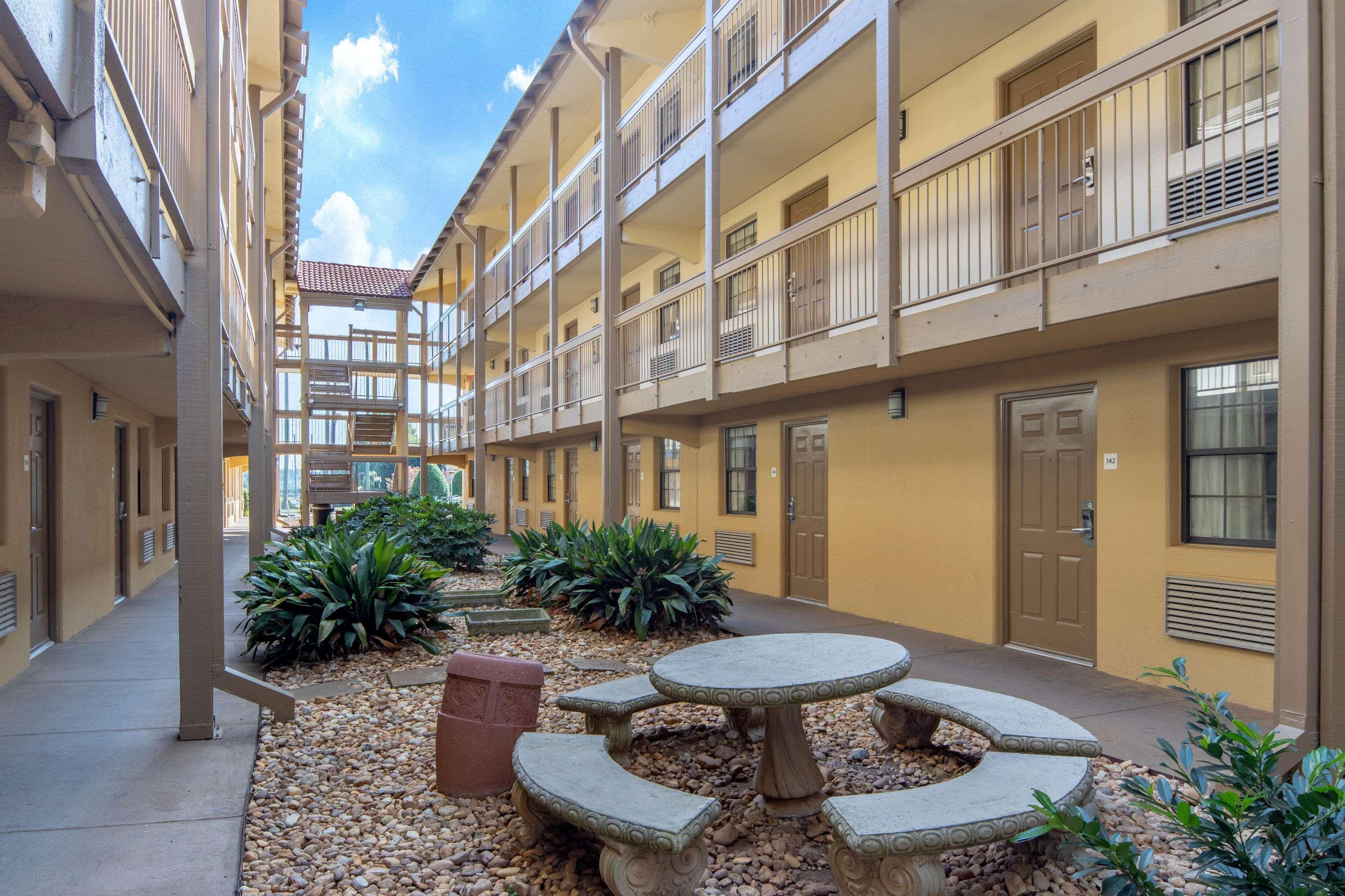 Budget Inn & Suite Atlanta Marietta Stadium Exterior foto