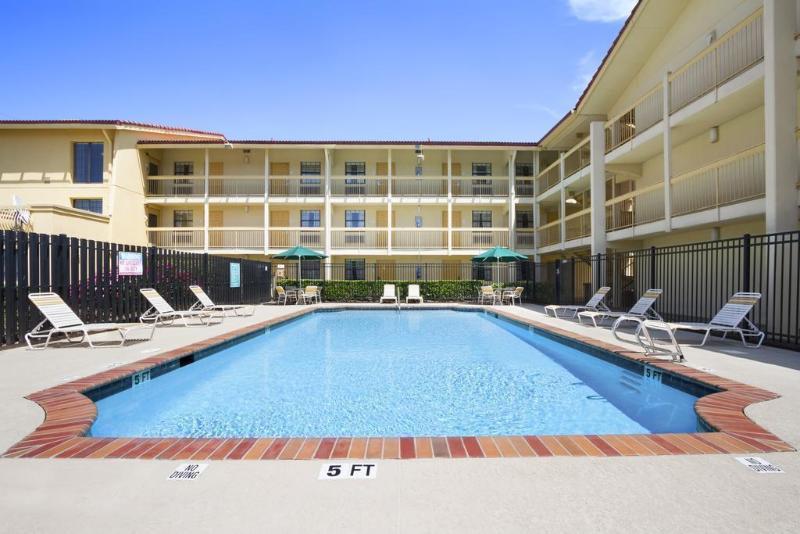 Budget Inn & Suite Atlanta Marietta Stadium Exterior foto